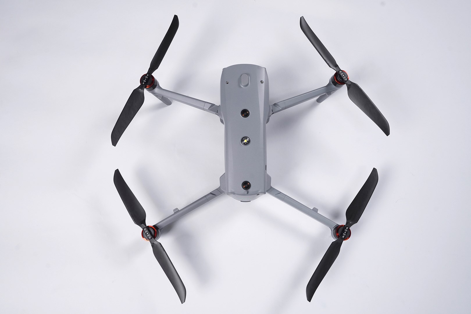 Dron AUTEL EVO MAX 4T V2 Standard Bundle bez loga-13
