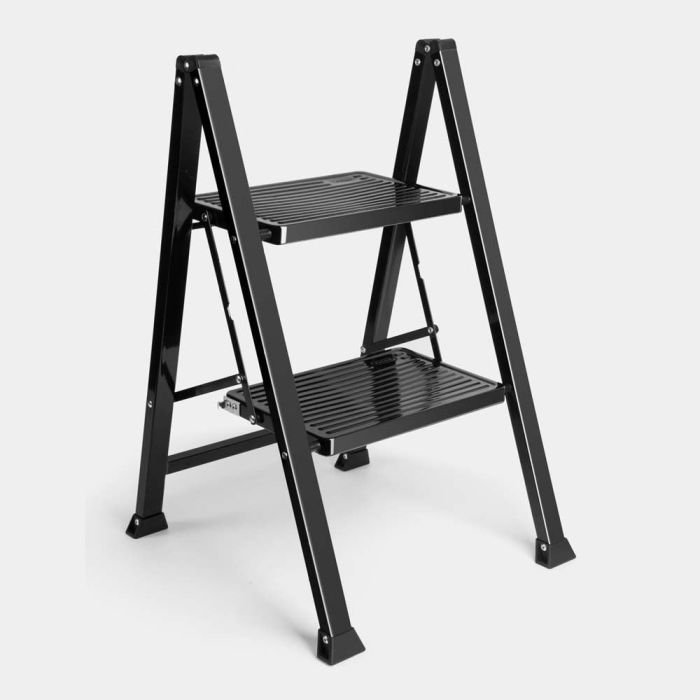 Ladder VONHAUS metal two-step slim (dimenzije 62.7 cm x 41.5 cm x 42.6 cm, materijal čelik, guma, težina 3.96 kg, boja crna, maksimalna nosivost 150 kg)