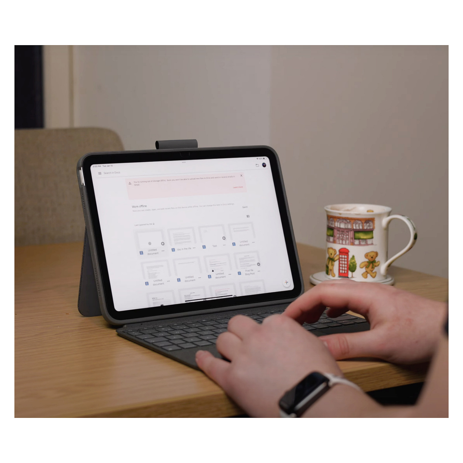 Tipkovnica s kućištem LOGITECH Combo Touch za iPad (10. gen), CRO layout-3