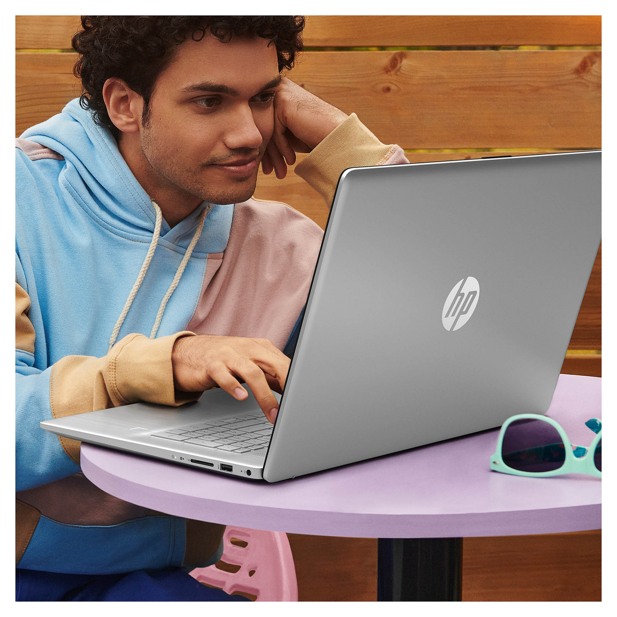 Laptop HP 17-cn3659ng (16gb, 512ssd, w11 home, silver)-3