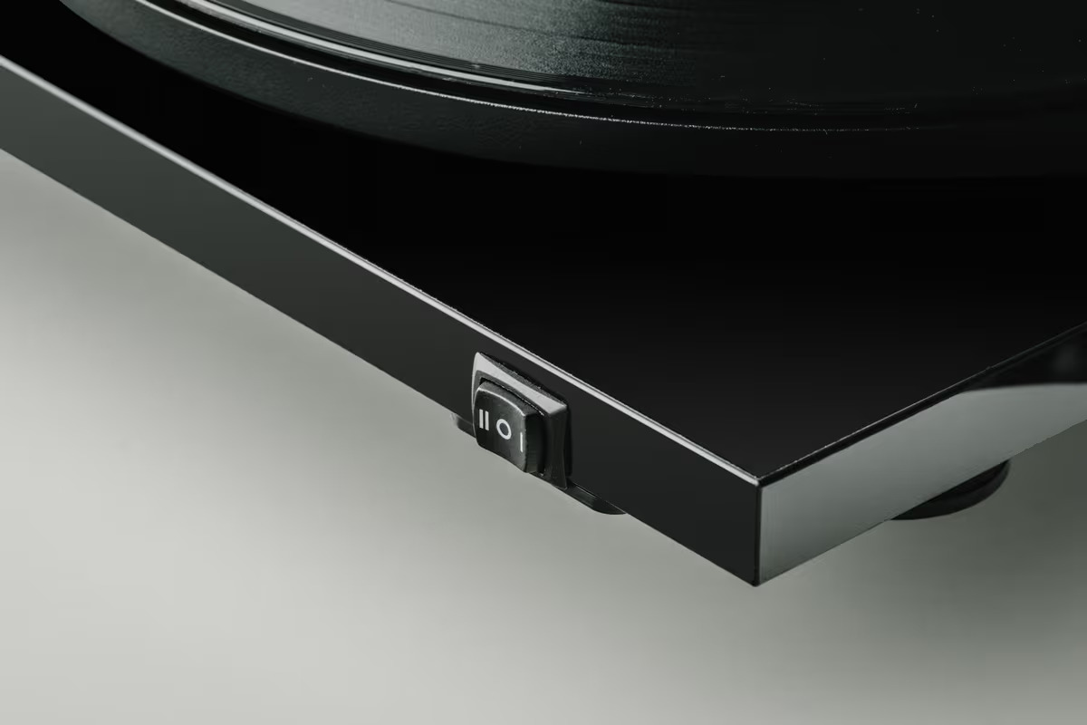 Gramofon PRO-JECT E1.2 PHONO Pick It MM E high gloss glack-2