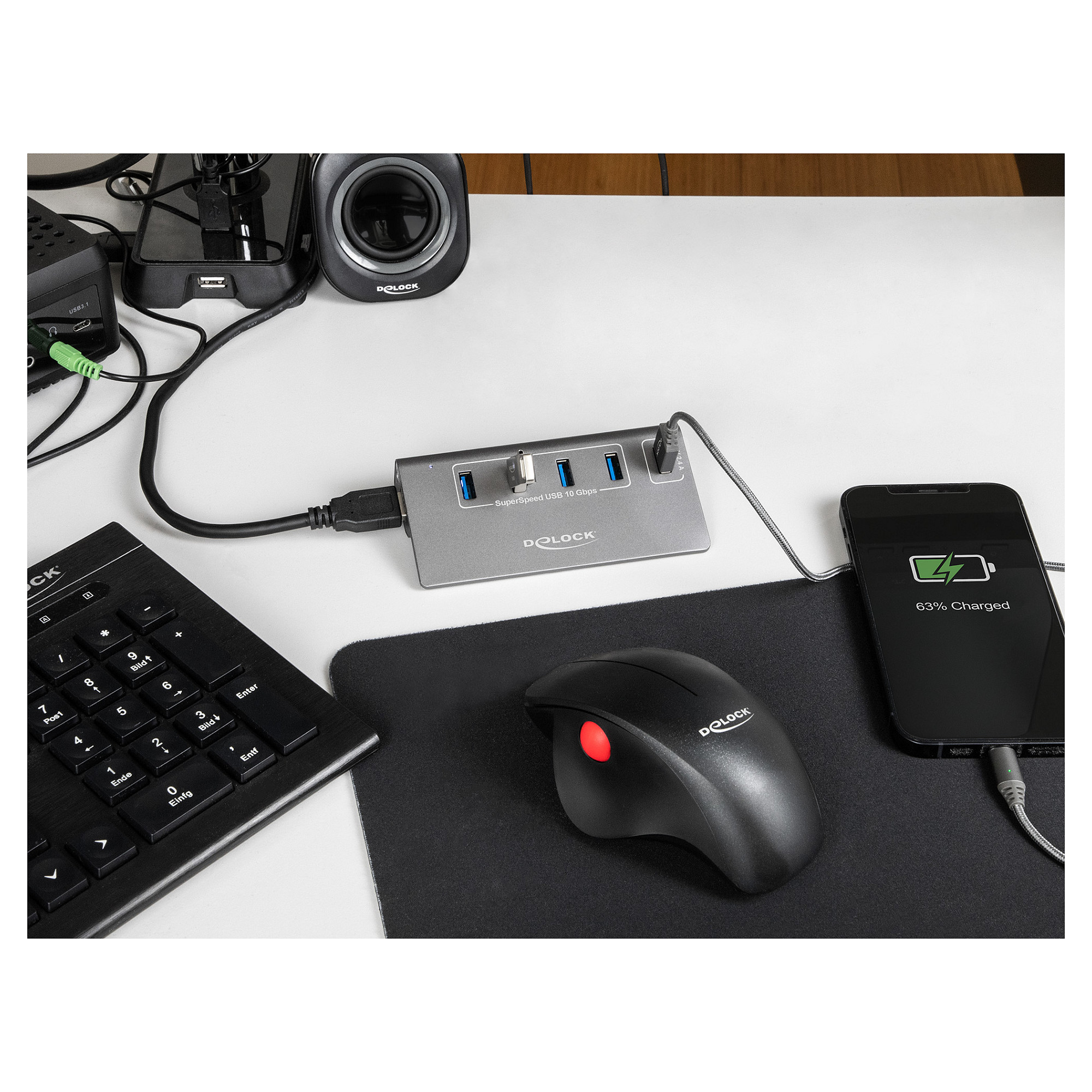 USB HUB DELOCK USB 10 Gbps Hub mit 4 USB Typ-A Ports + 1 Schnellladeport (10 Gbps, 4x usb typ-a, 1x brzo punjenje)-3