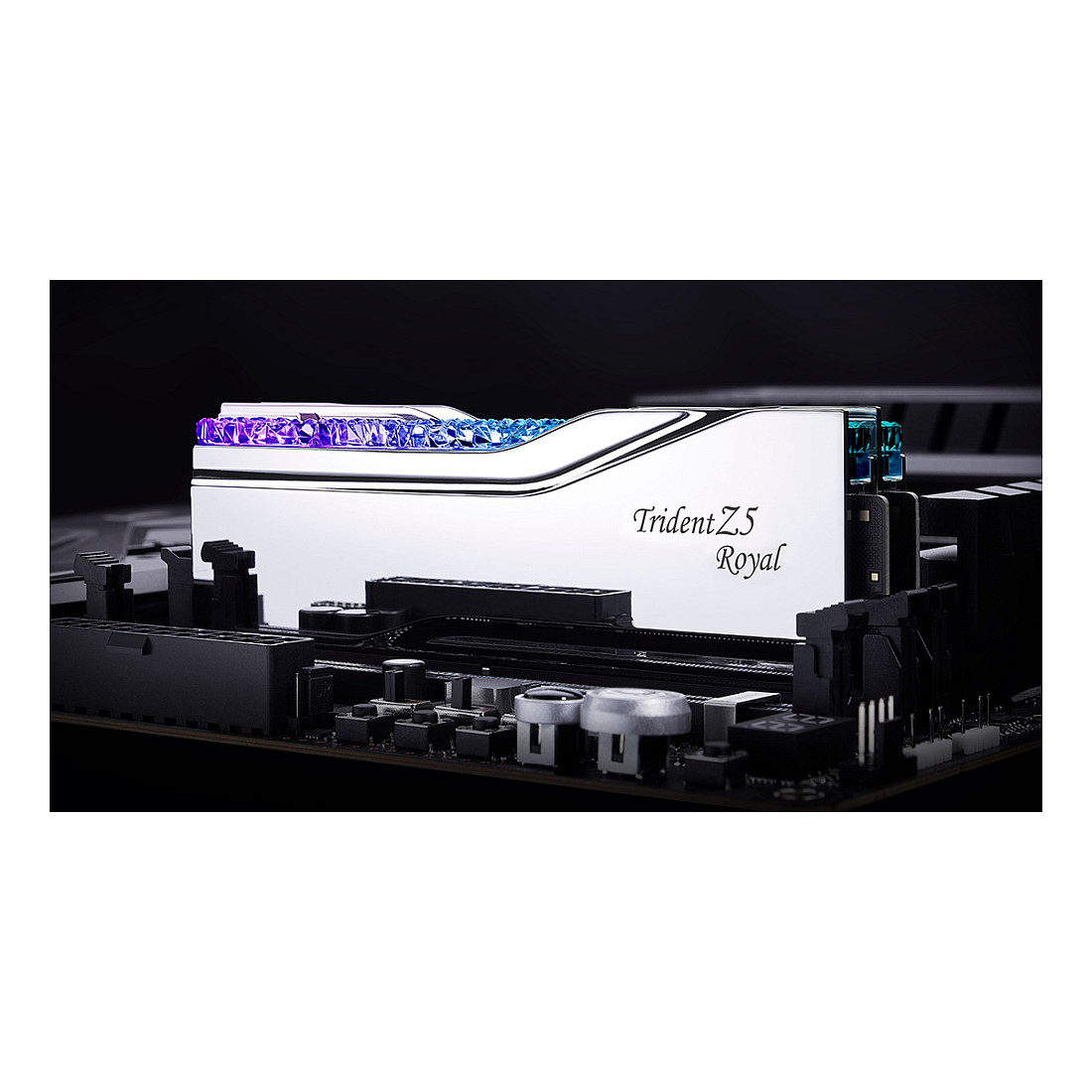 DDR5 memorija G.SKILL Trident Z5 RGB 32GB (2x16GB) 6800MHz CL34, srebrna boja-4