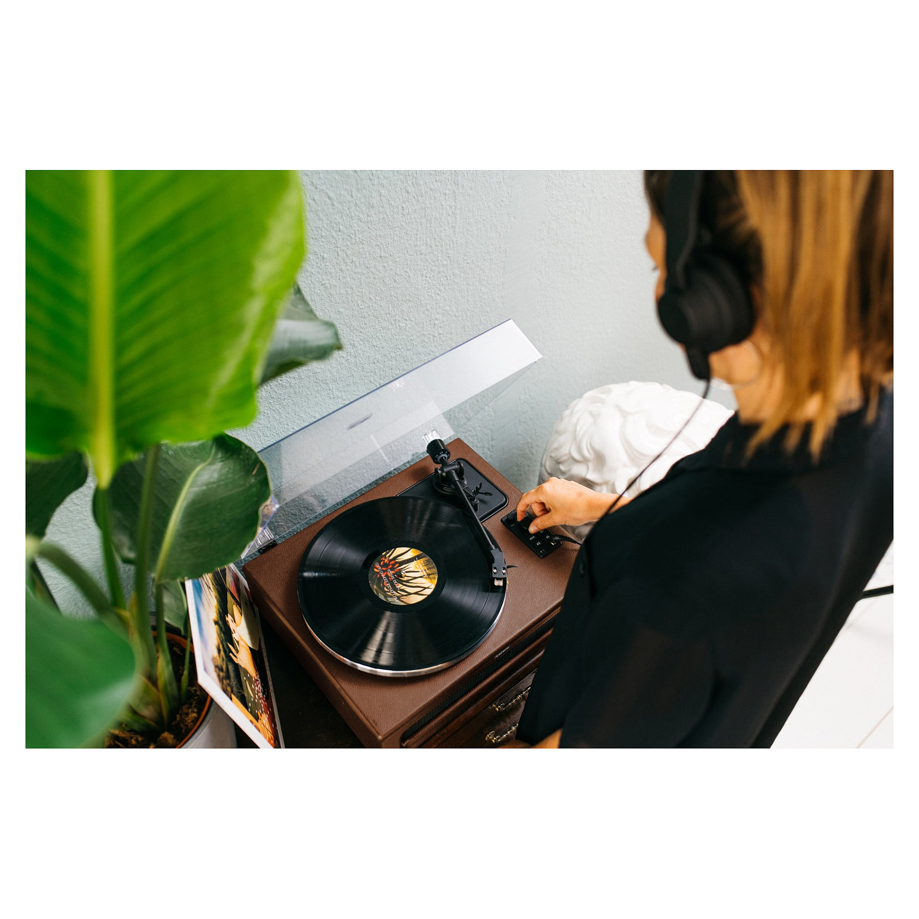 Gramofon LENCO LS-430 (4 zvučnika, bluetooth, smeđi)-9