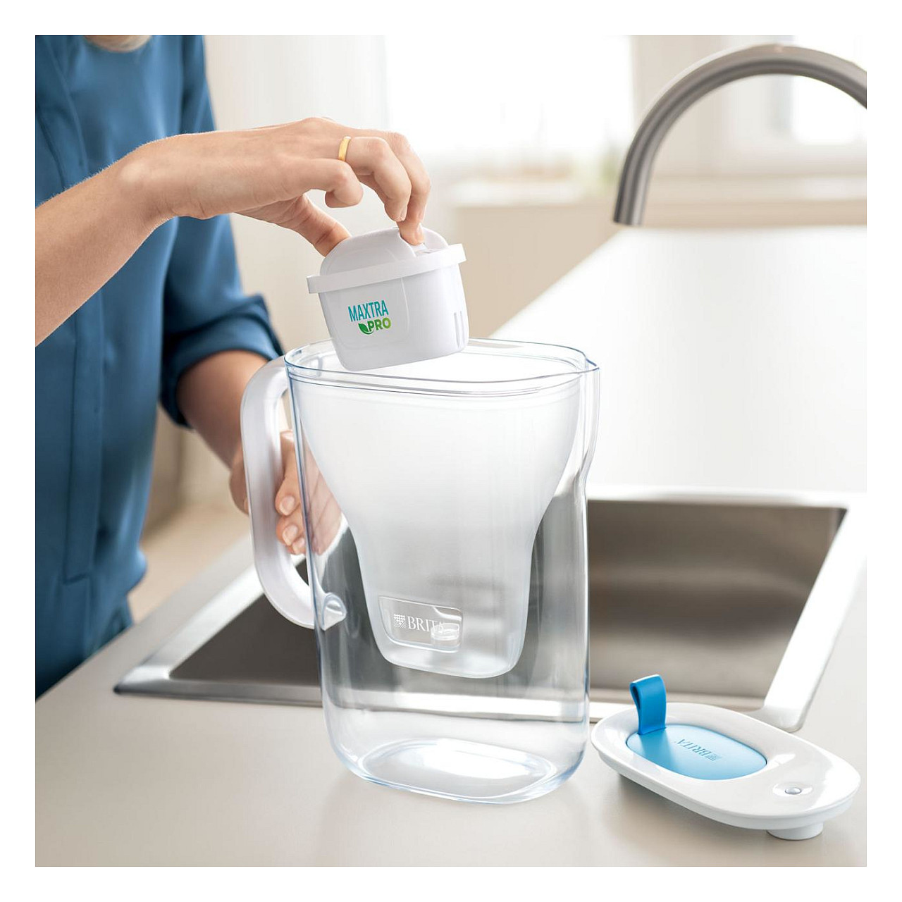 Vrč za filtriranje vode BRITA Style eco (plava boja, uključen 1 filter)-4