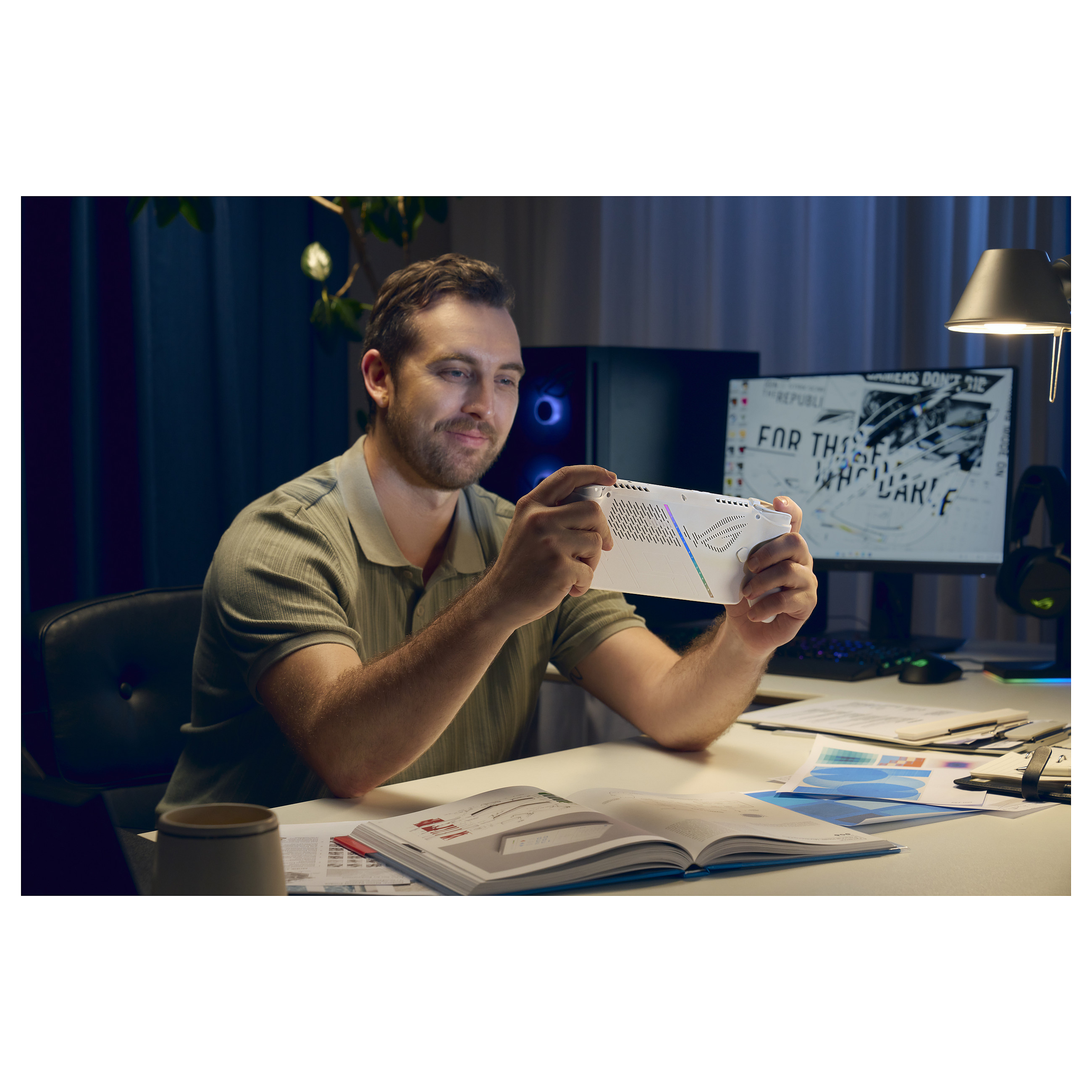 Prijenosna igraća konzola ASUS ROG Ally RC73YA-NH002W (AMD Ryzen Z1, 7" FHD 120Hz, 16GB RAM, 512GB SSD, Windows 11)-6
