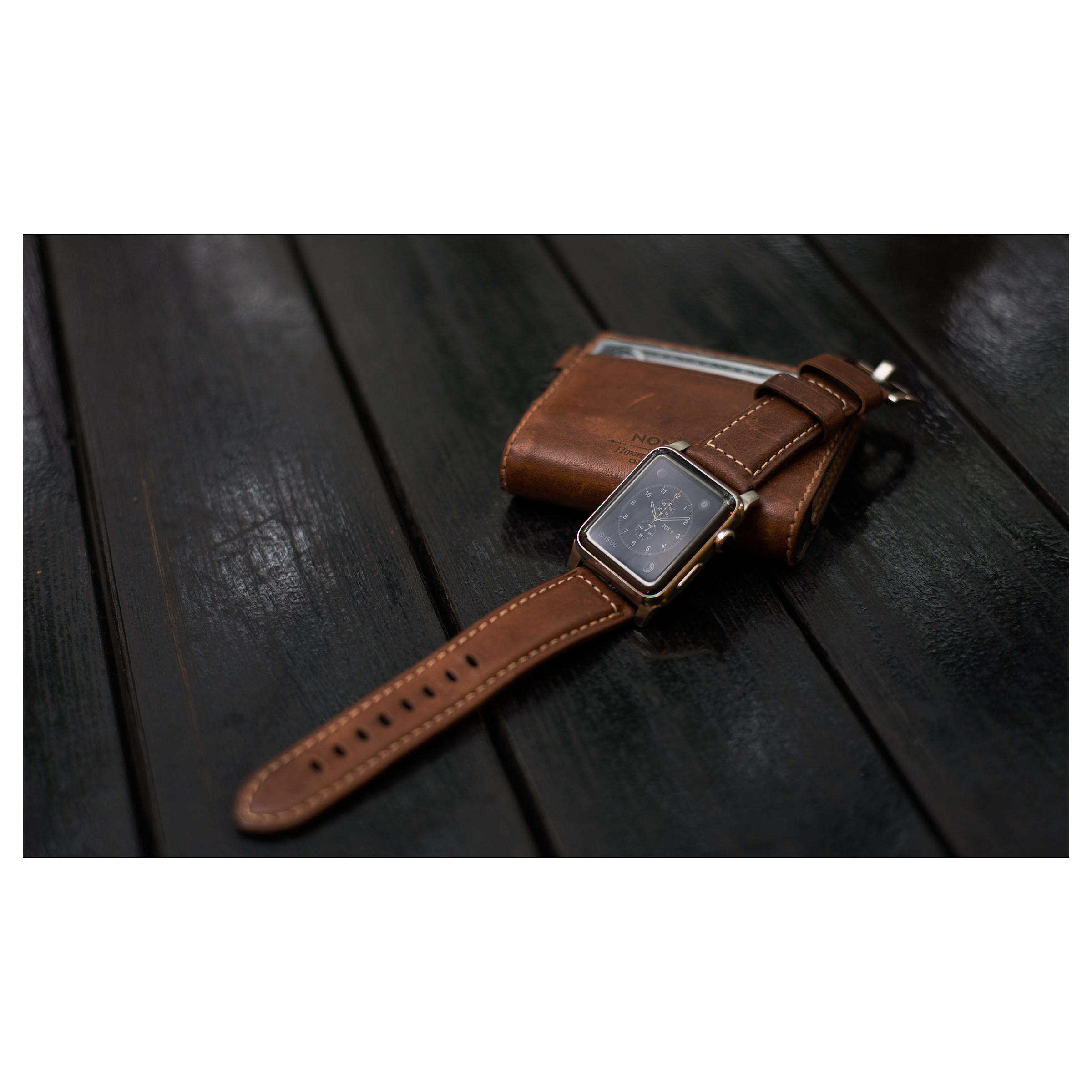 Remen za pametni sat NOMAD Traditional Leather Strap (Smeđi, Srebrni konektori, 42/44/45/49mm)-10