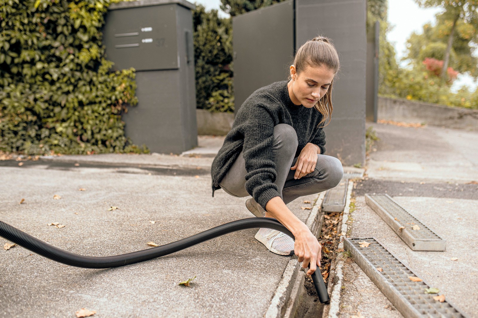 Usisavač za mokro i suho usisavanje KARCHER WD 2 Plus V-12/4/18 Pet Set (1000W, 12L, funkcija puhanja)-4