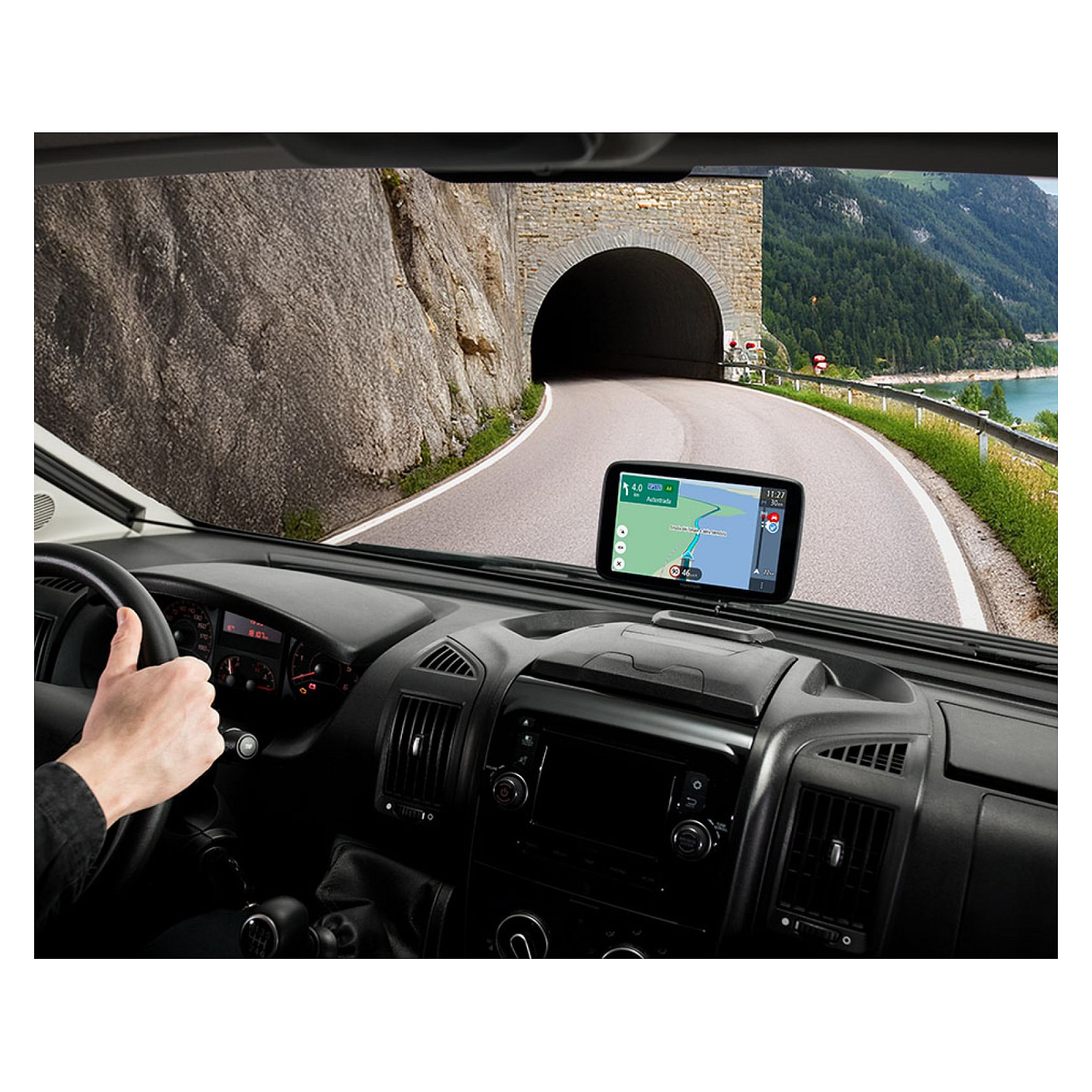 GPS navigacija TOMTOM GO Camper Tour (6" HD zaslon, karte svijeta, POI za kampere, TomTom Traffic)-1