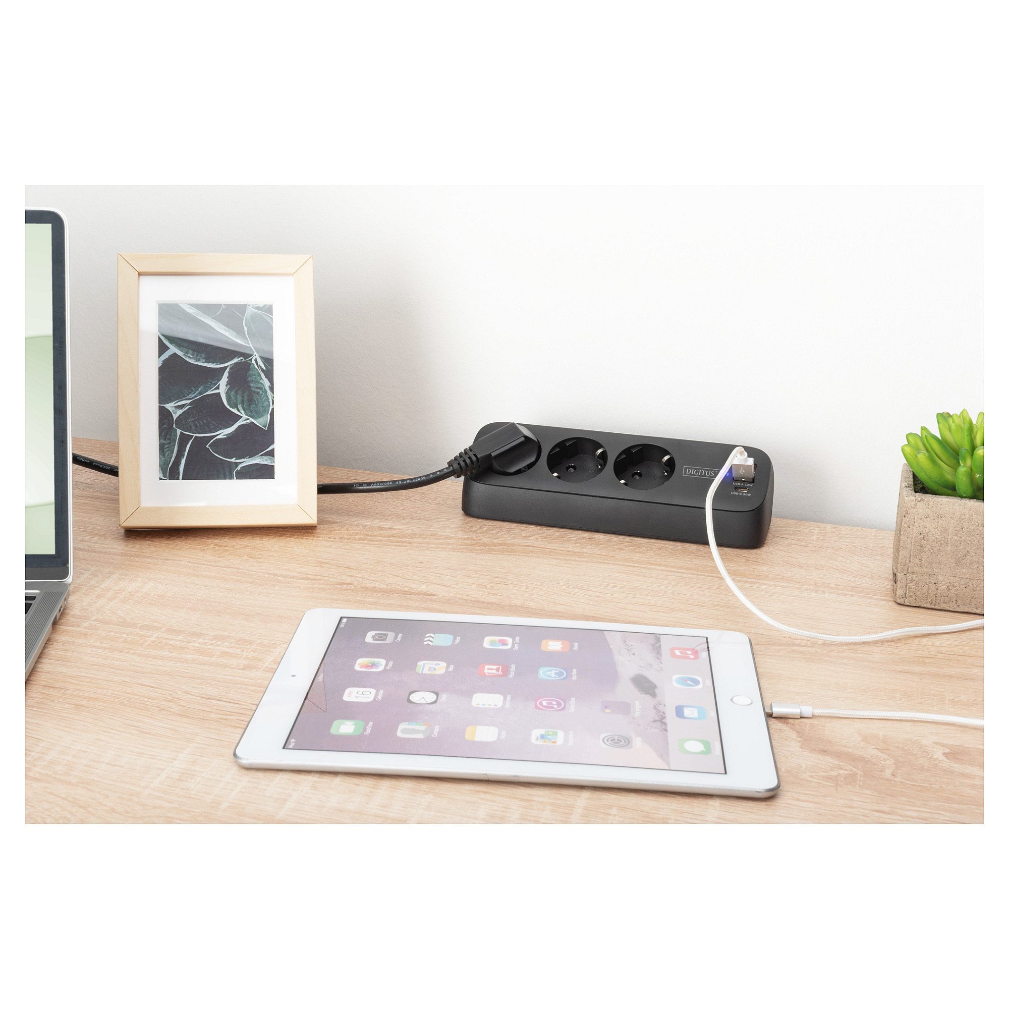 Produžni kabel DIGITUS DA-70622 (3x utičnice, 2x USB-A, 1x USB-C, 30W PD, 1.5m)-3