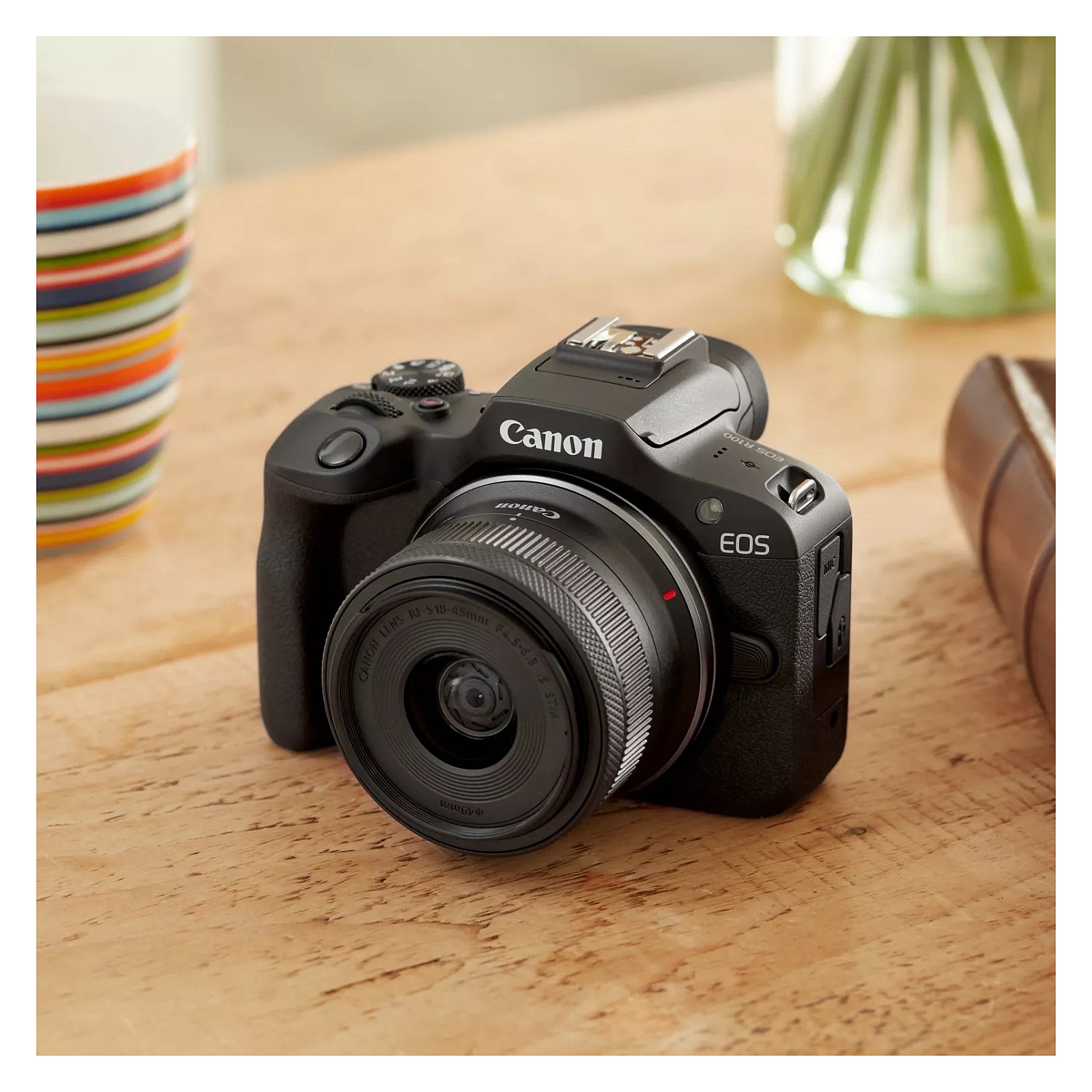 Digitalni fotoaparat CANON EOS R100 + RF-S 18-45mm IS STM (24.1 MP, 4K video, Dual Pixel AF)-3