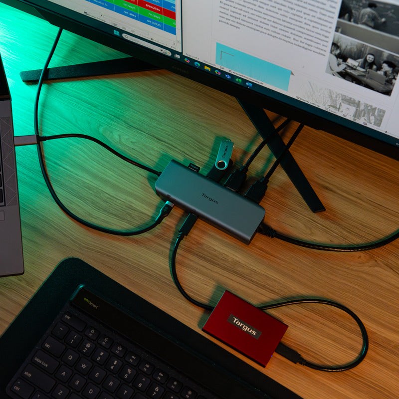 Targus Dual Video Mobile Dock with 140W EPR Pass-Thru-8