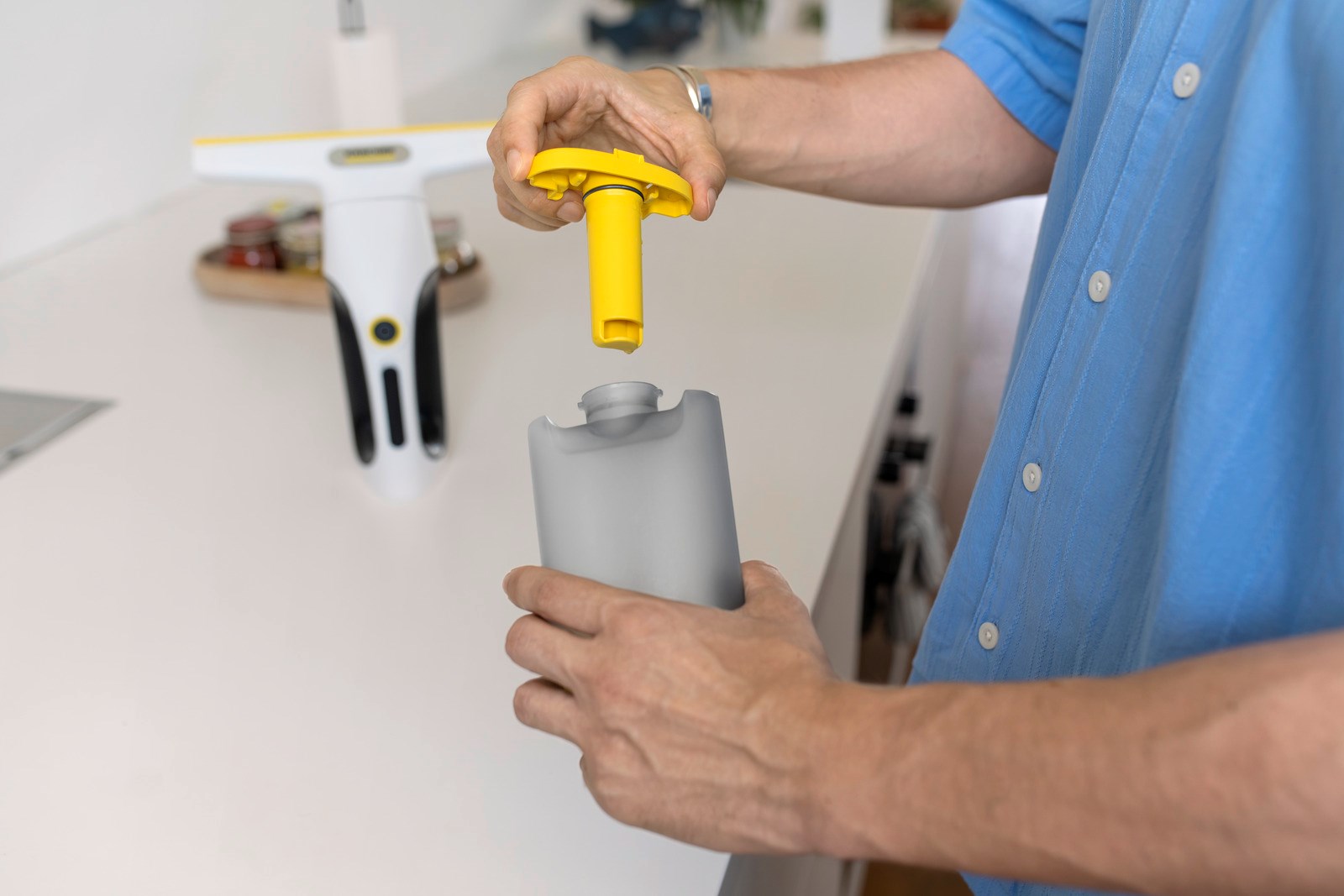 Čistač prozora KARCHER WV 2 Universal Care (105 m² po punjenju, 35 min rada, 280 mm usisna mlaznica)-1