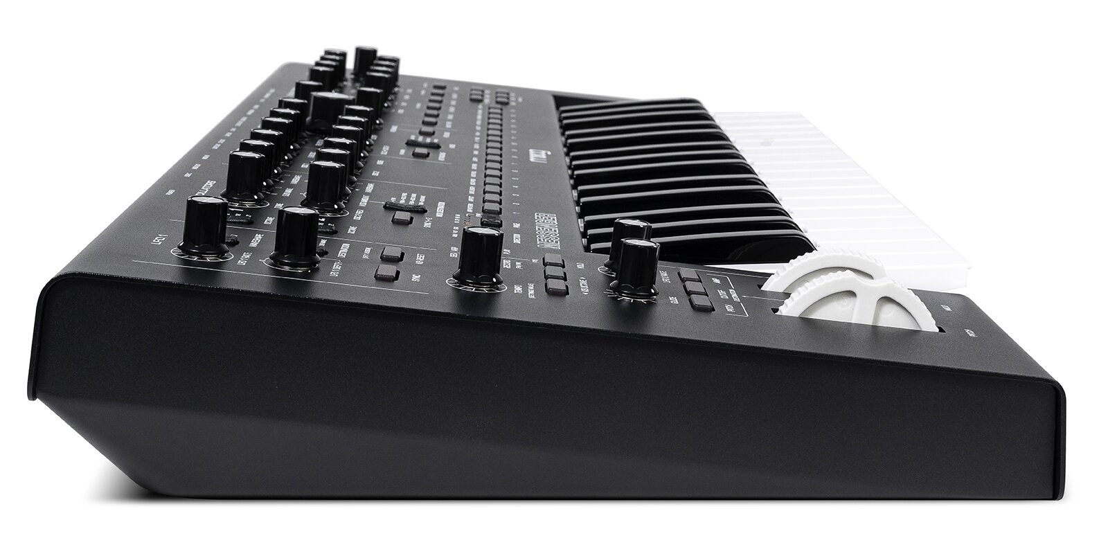 Analogni sintisajzer MOOG Messenger-6