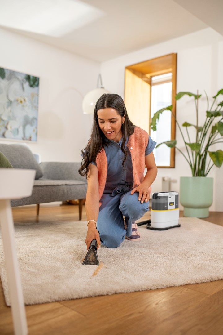 Uređaj za dubinsko čišćenje KARCHER SE 2 Car & Home-2