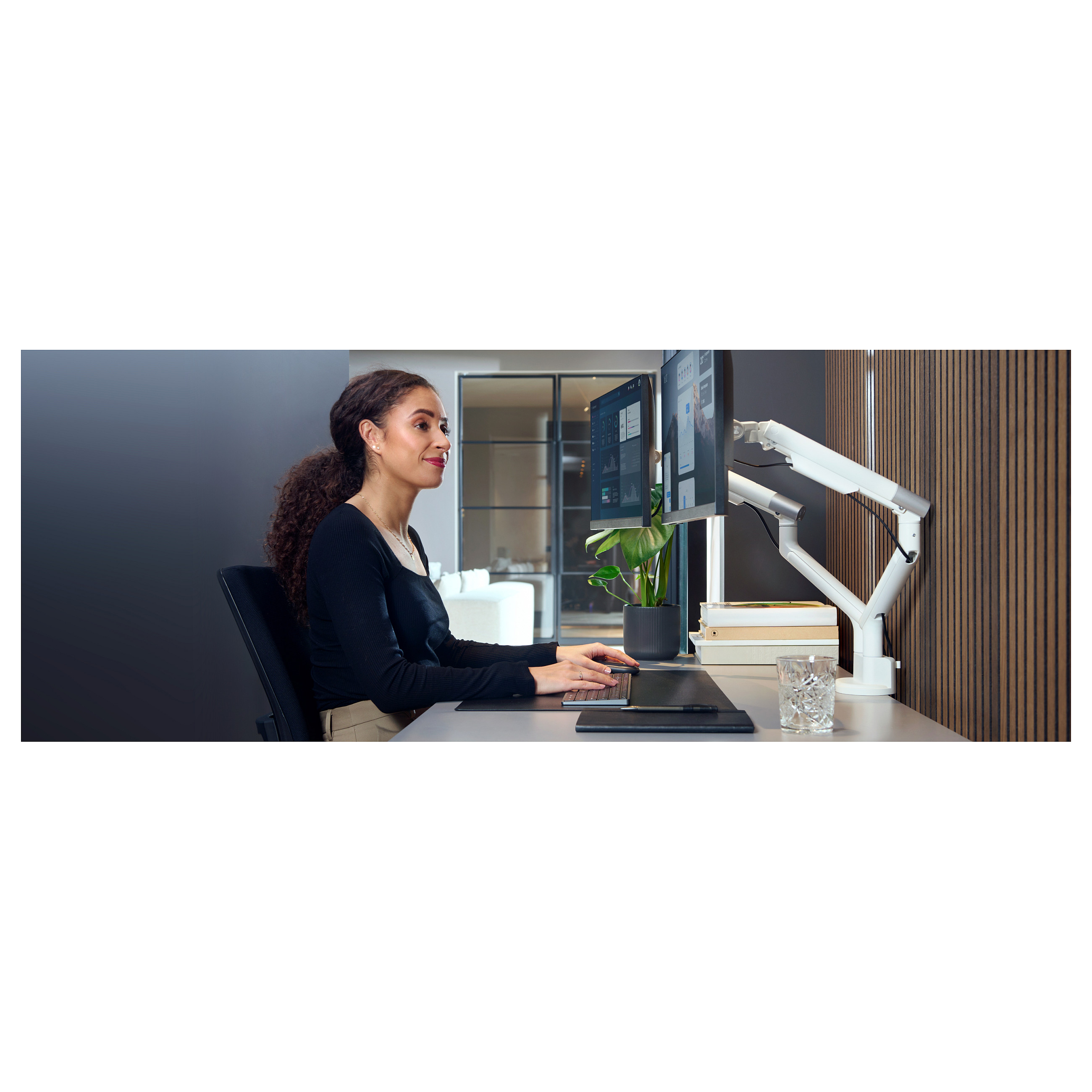 Nosač za monitor ONE FOR ALL WM7220 Design Line Dual White (za 2 monitora 13-32")-1