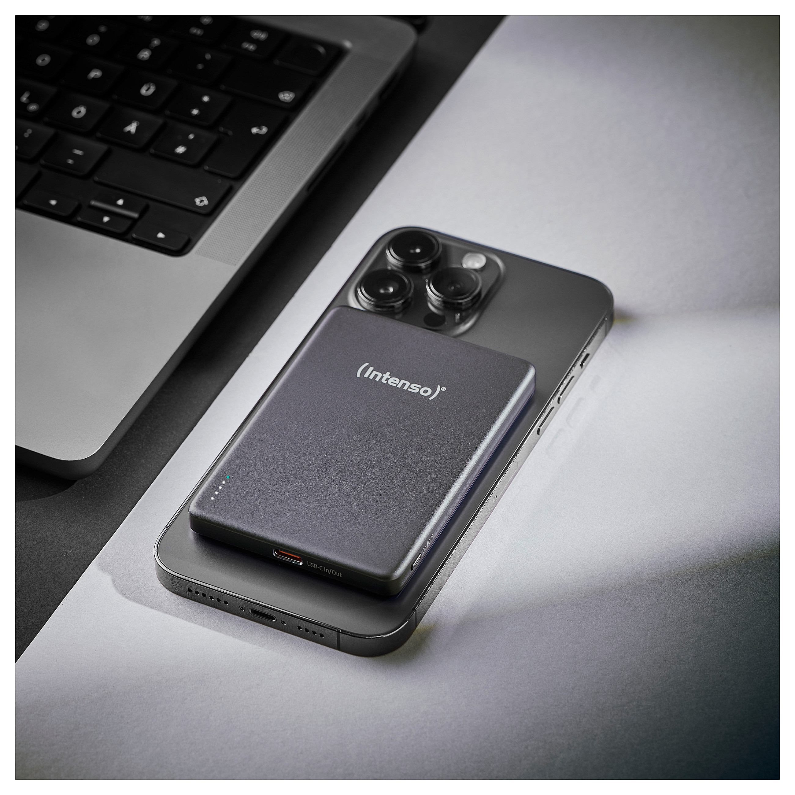 Prijenosna baterija INTENSO Magnetic Wireless MW5000 (5000 mAh) siva boja-11