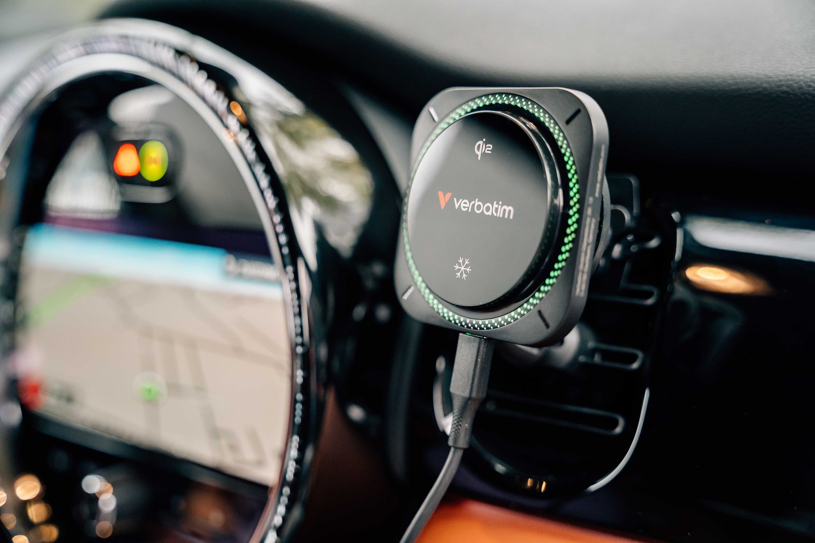 Bežični auto punjač VERBATIM Charge 'n' Drive Qi2 Magnetic RGB-3