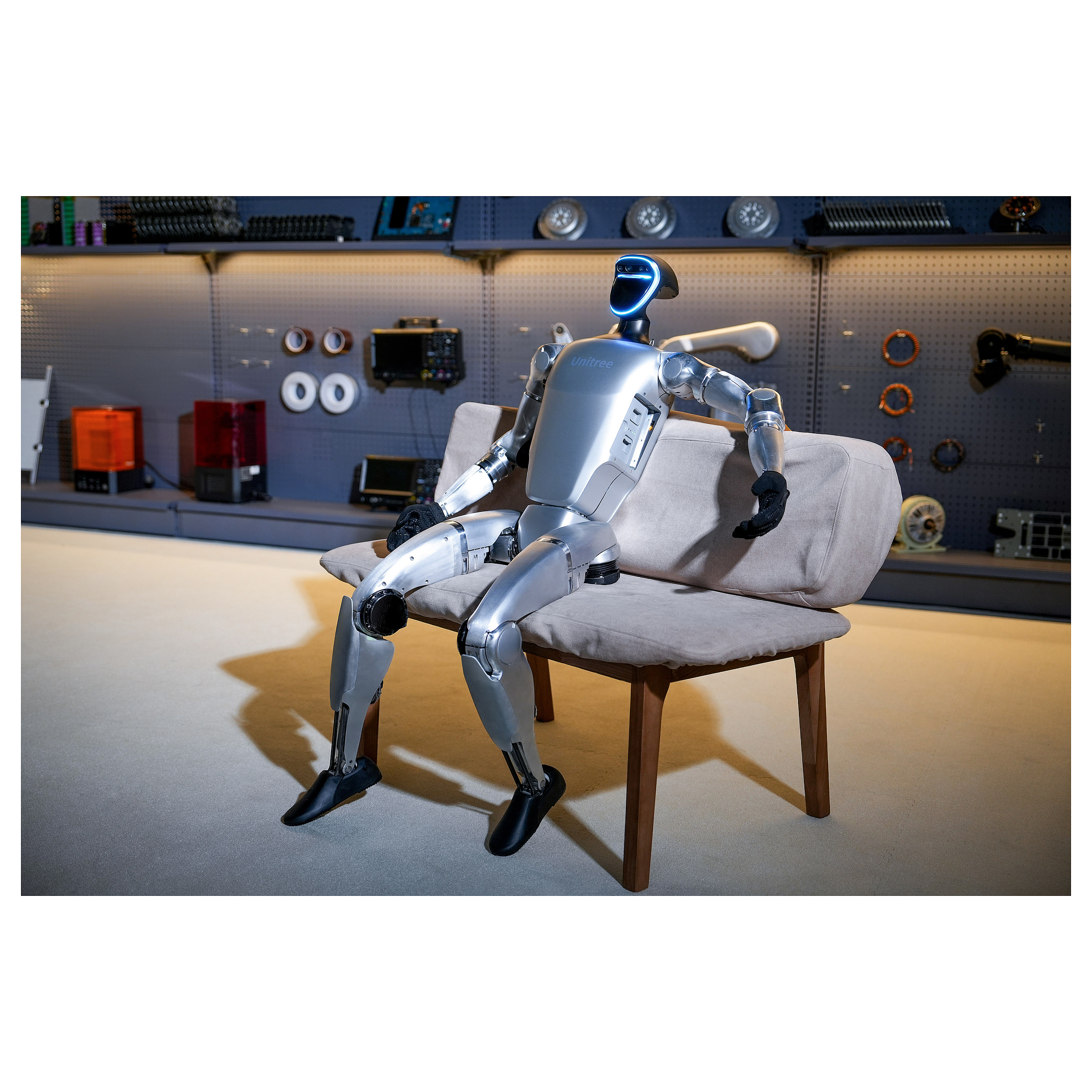 Humanoidni robot UNITREE G1 Basic-13