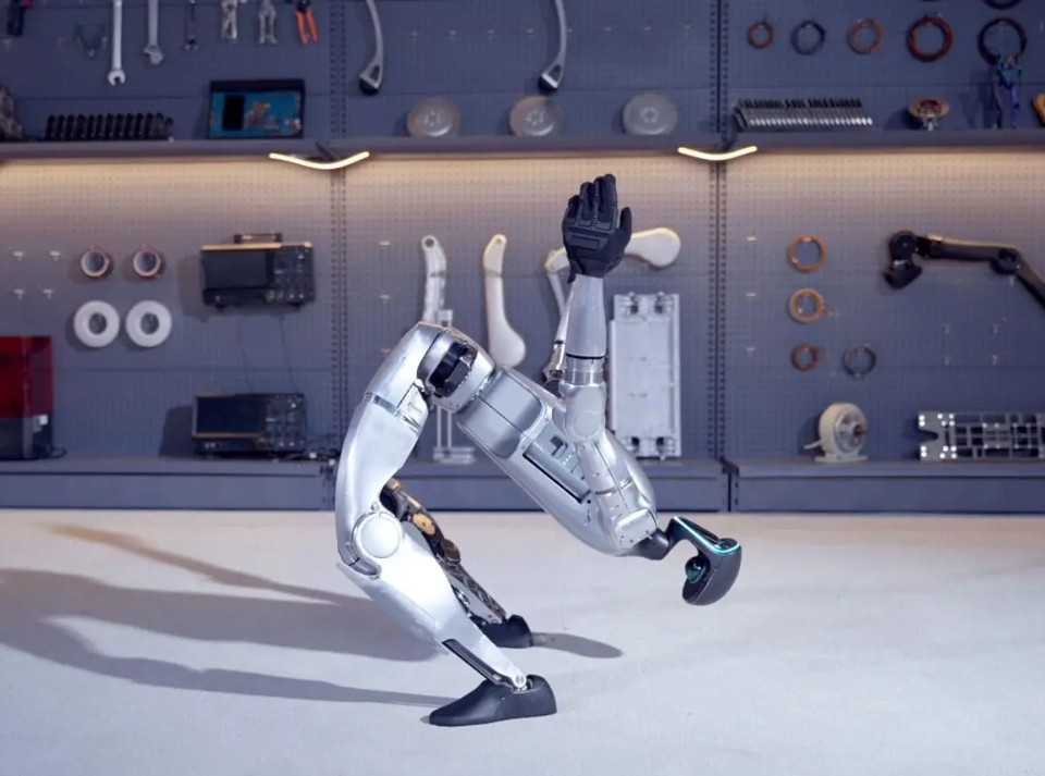 Humanoidni robot UNITREE G1 Basic-2