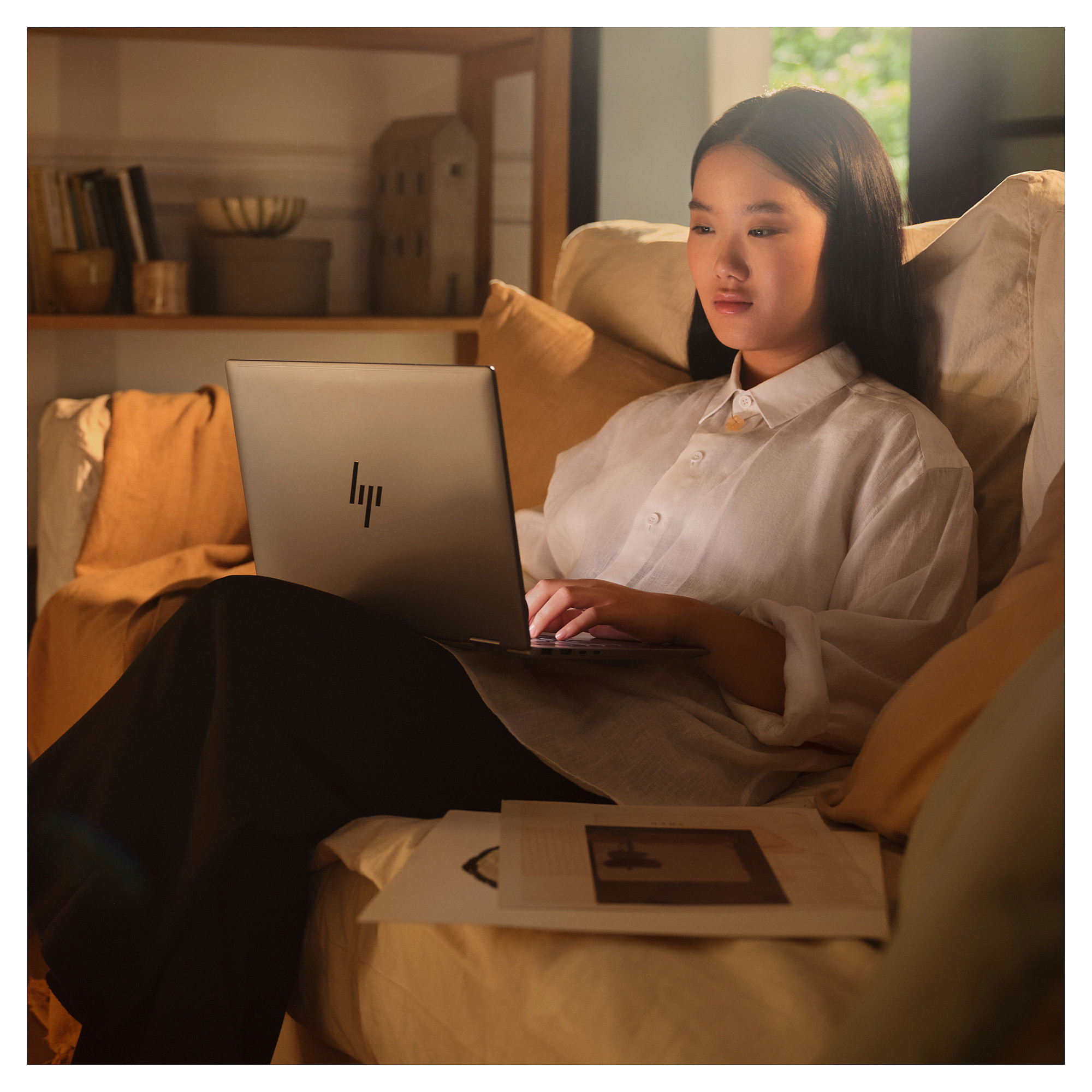 Laptop HP ENVY x360 14-fc0175ng (14", IPS Touch, WUXGA, Intel Core Ultra 7 155U, 16GB, 512GB SSD, Intel Graphics, Windows 11 Home, DE tipkovnica, Srebrna)-19