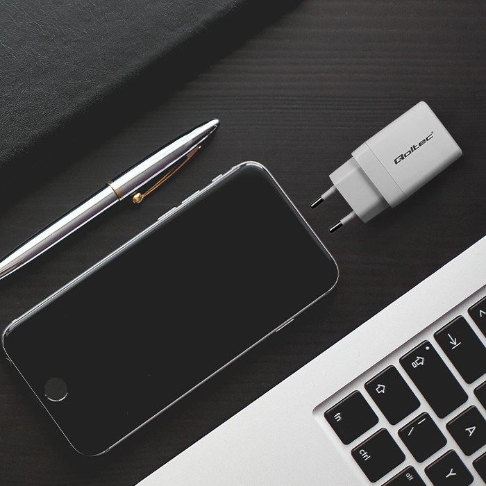 Zidni punjač QOLTEC 51825 GaN 45W (USB-C PD + USB-A QC 3.0) bijela boja-3