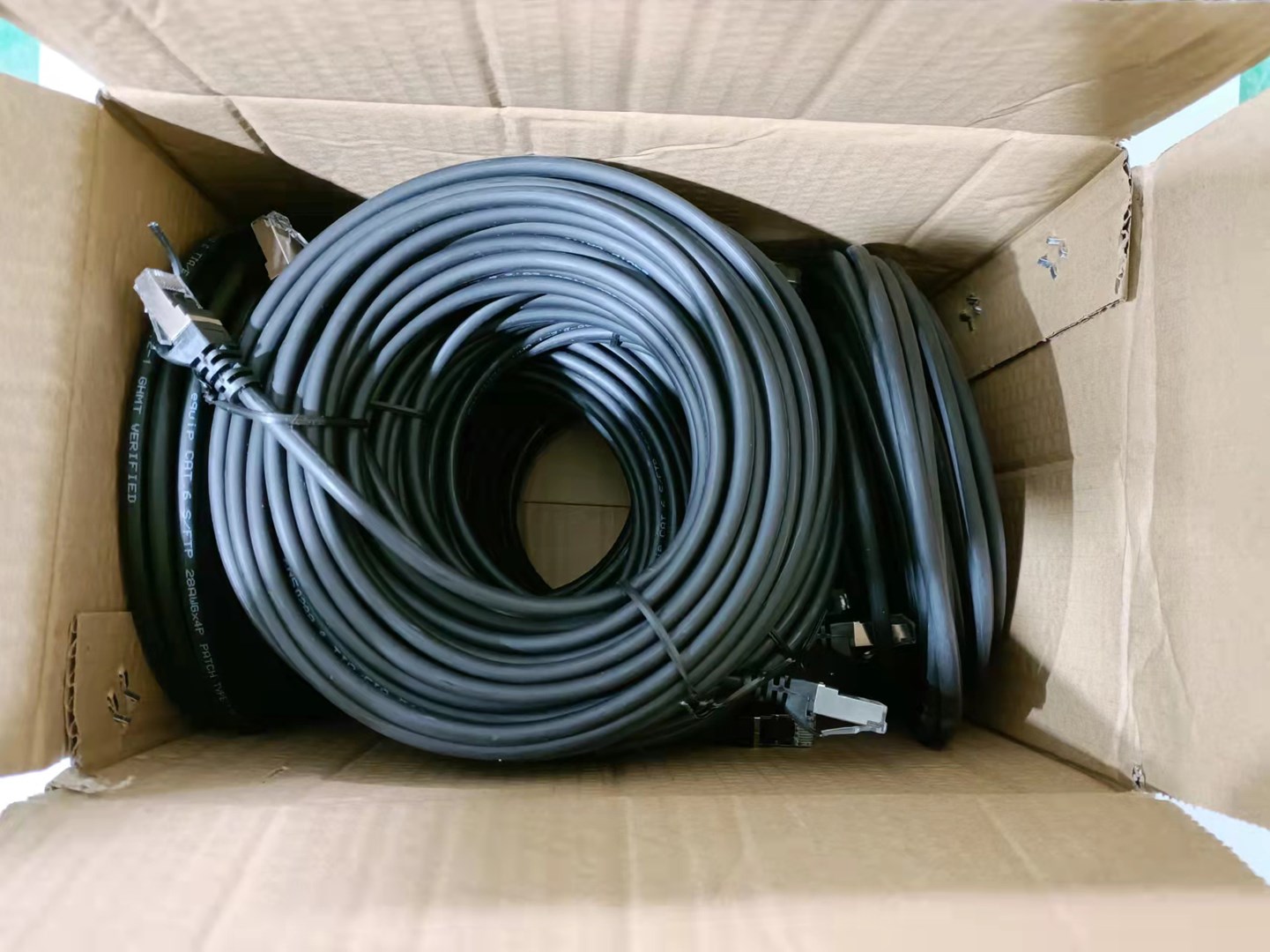 Mrežni kabel EQUIP Cat.6 S/FTP 5m crna boja (set 30 komada)-1