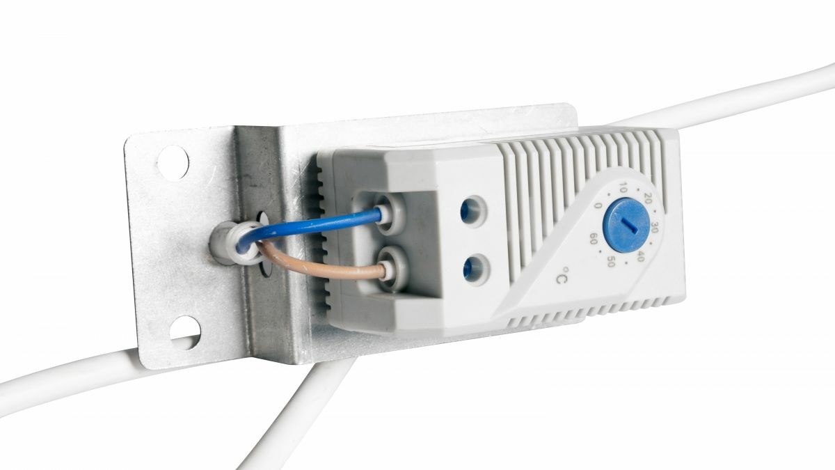Ventilatorska jedinica EQUIP za rack ormar 19" 1U (2 ventilatora), crna boja-1