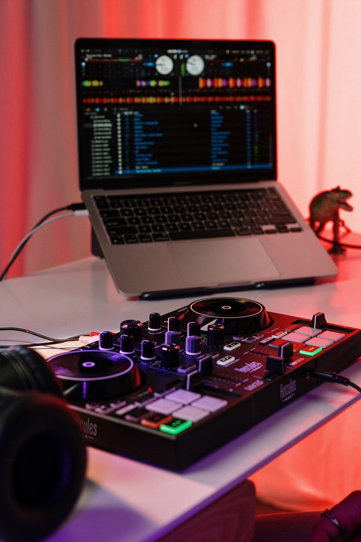 DJ kontroler HERCULES DJControl Inpulse 200 MK2-10