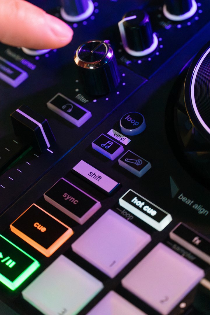 DJ kontroler HERCULES DJControl Inpulse 200 MK2-11