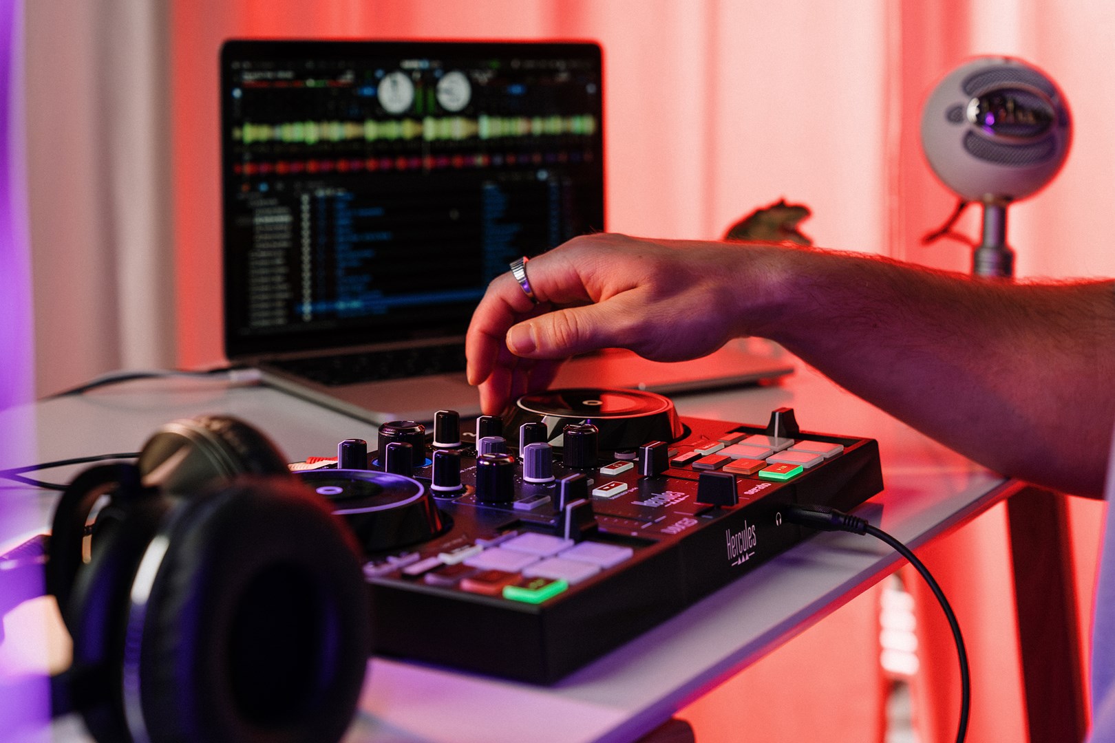 DJ kontroler HERCULES DJControl Inpulse 200 MK2-14