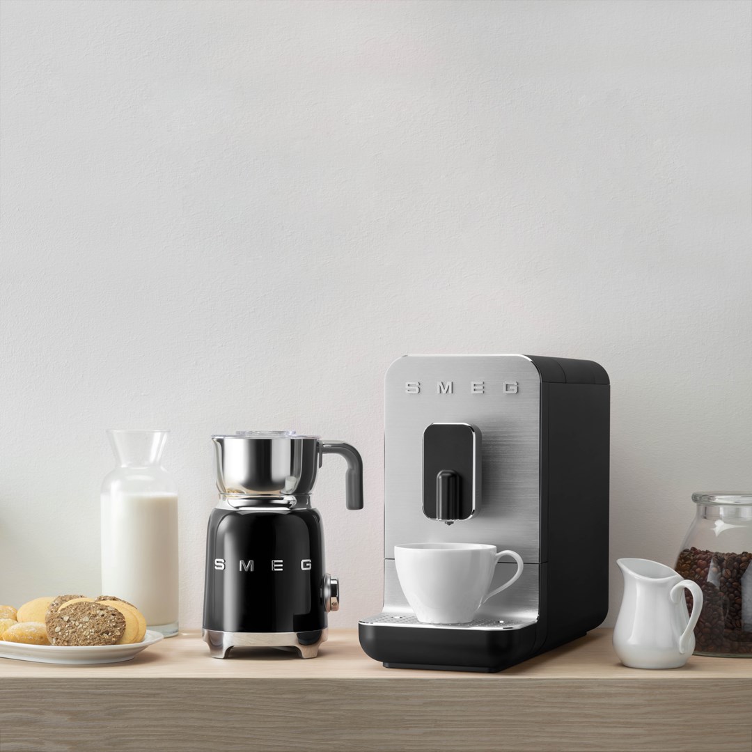 Automatski aparat za kavu SMEG BCC11BLMEU crna boja-33
