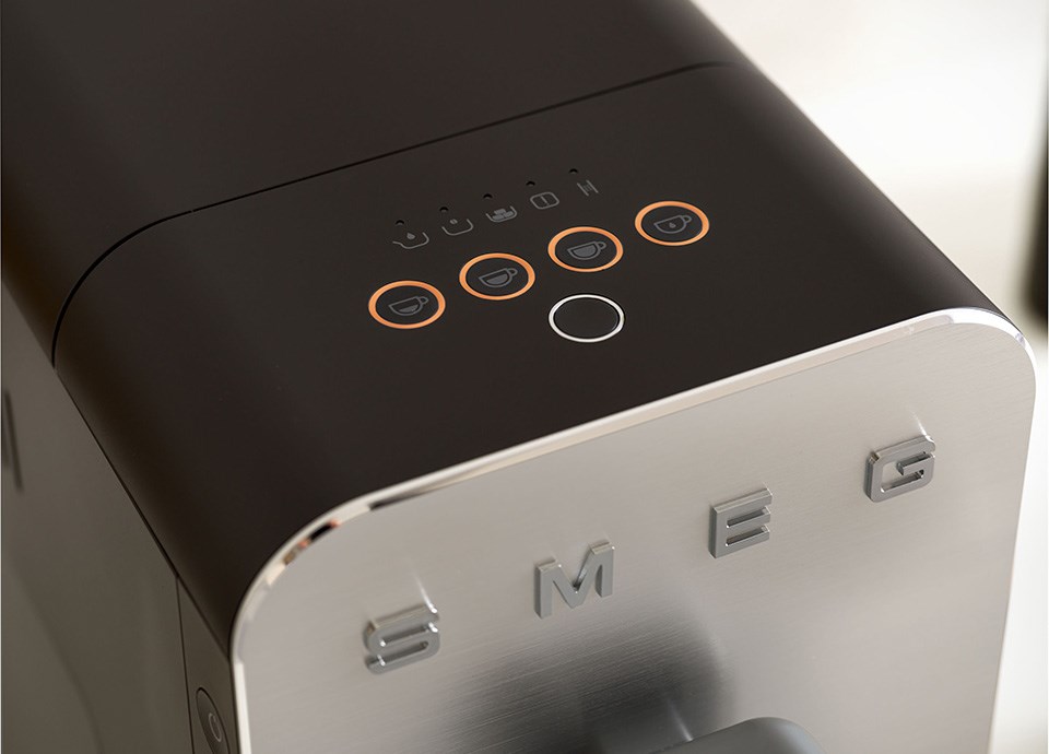 Automatski aparat za kavu SMEG BCC11BLMEU crna boja-23