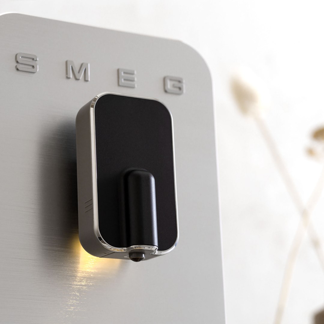Automatski aparat za kavu SMEG BCC11BLMEU crna boja-18