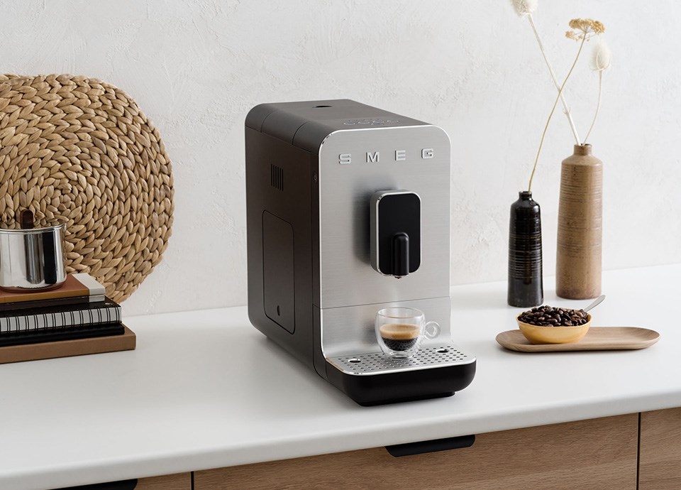 Automatski aparat za kavu SMEG BCC11BLMEU crna boja-26