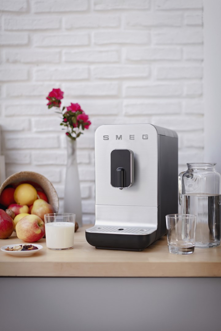 Automatski aparat za kavu SMEG BCC11BLMEU crna boja-17