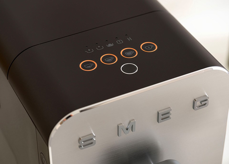 Automatski aparat za kavu SMEG BCC11BLMEU crna boja-39
