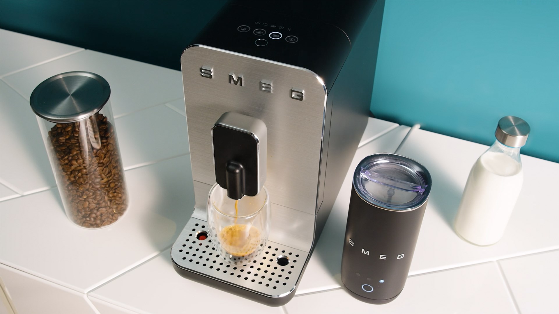 Automatski aparat za kavu SMEG BCC11BLMEU crna boja-27