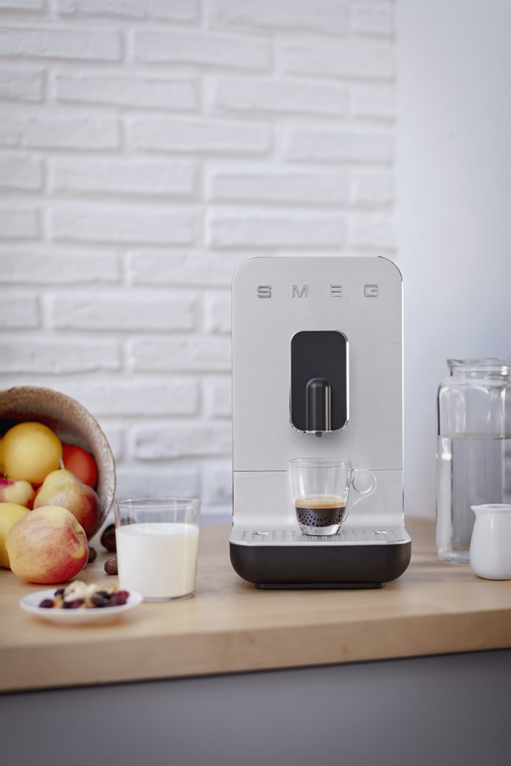 Automatski aparat za kavu SMEG BCC11BLMEU crna boja-19