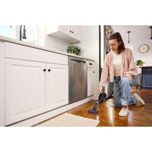 Bežični ručni usisavač BLACK & DECKER DVD320BP-3