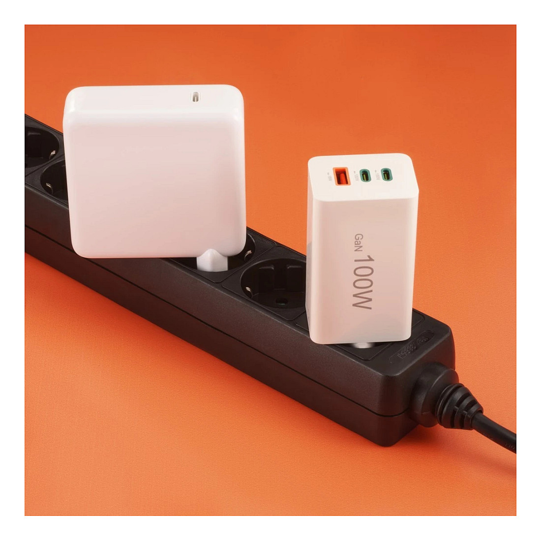HAMA Schnellladegert GaN, 2x USB-C PD, 1x USB-A QC 65W Wei-14