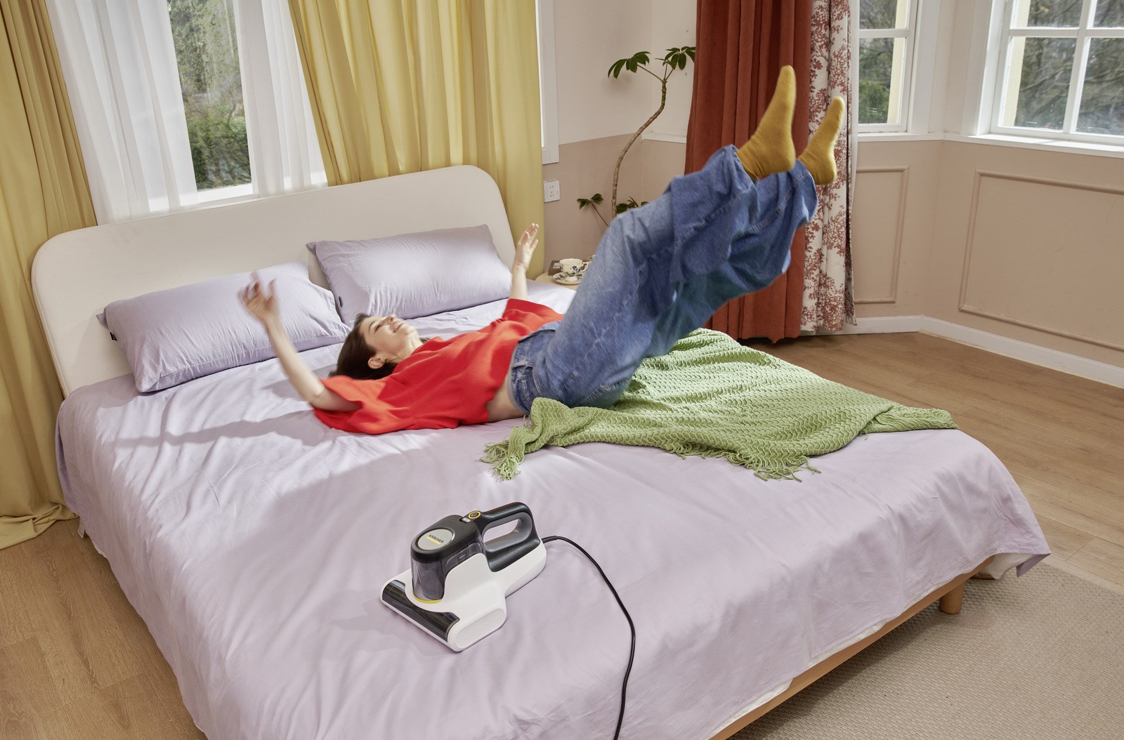 Kärcher VCH 4 UVCLEAN handheld vacuum Black, White Bagless