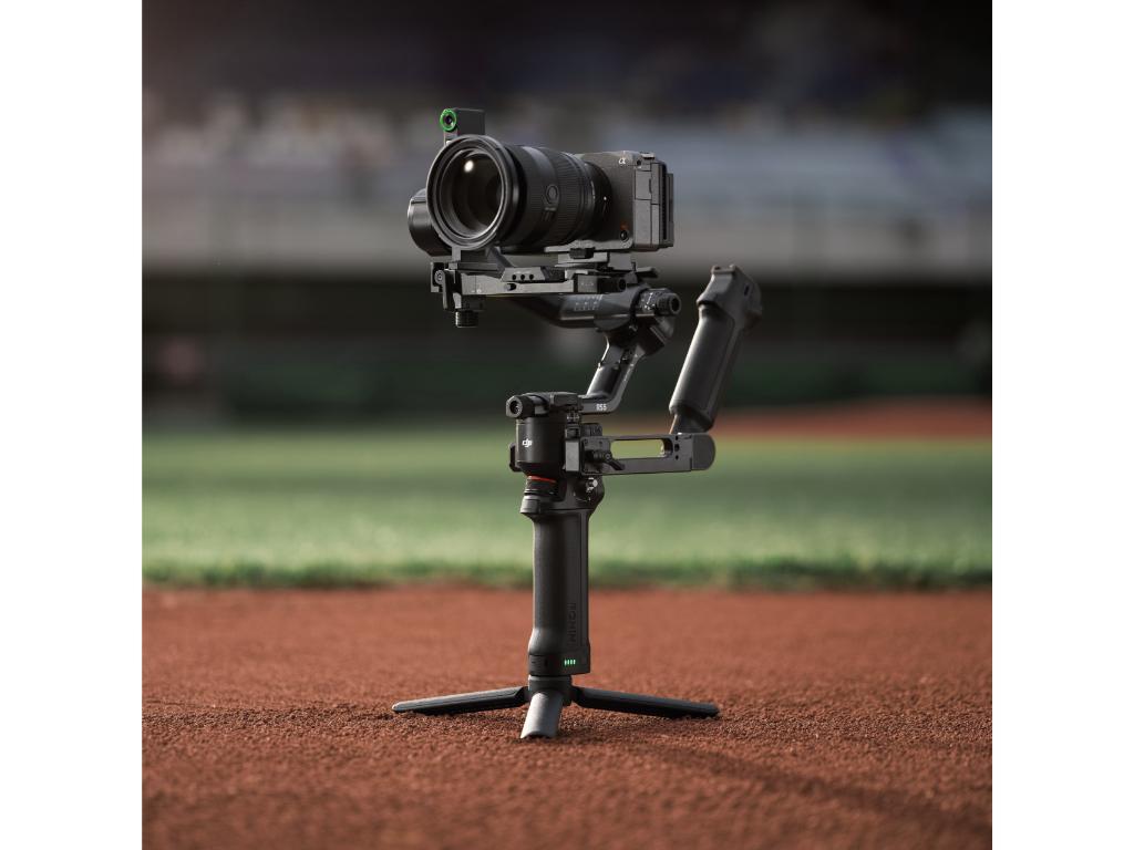 Gimbal stabilizator DJI RS 5 Combo (3-osna stabilizacija, nosivost do 3 kg, do 14 h rada, crna boja)-9