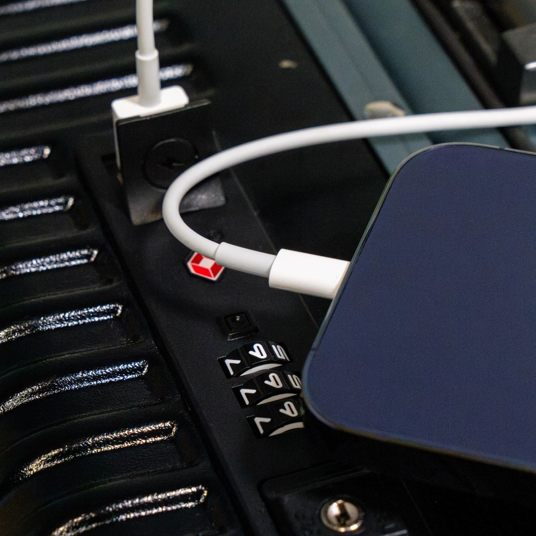 Prijenosni zvučnik REALPOWER HGP-1 Suitcase crna boja-6