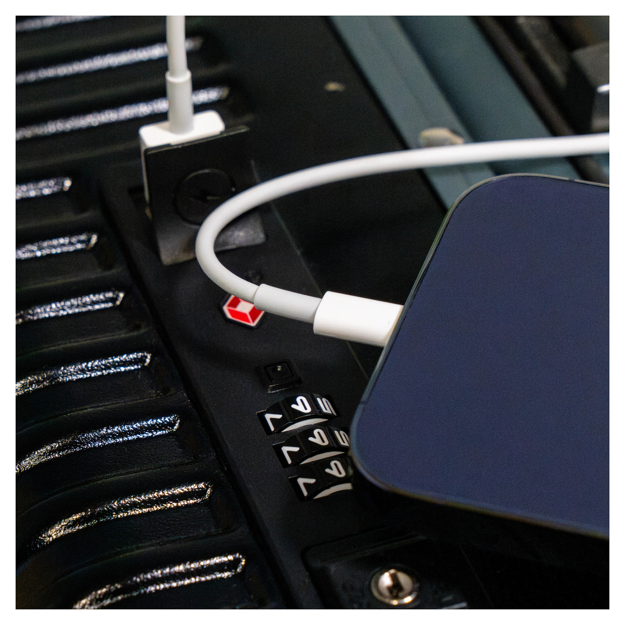 Prijenosni zvučnik REALPOWER HGP-1 Suitcase crna boja-6