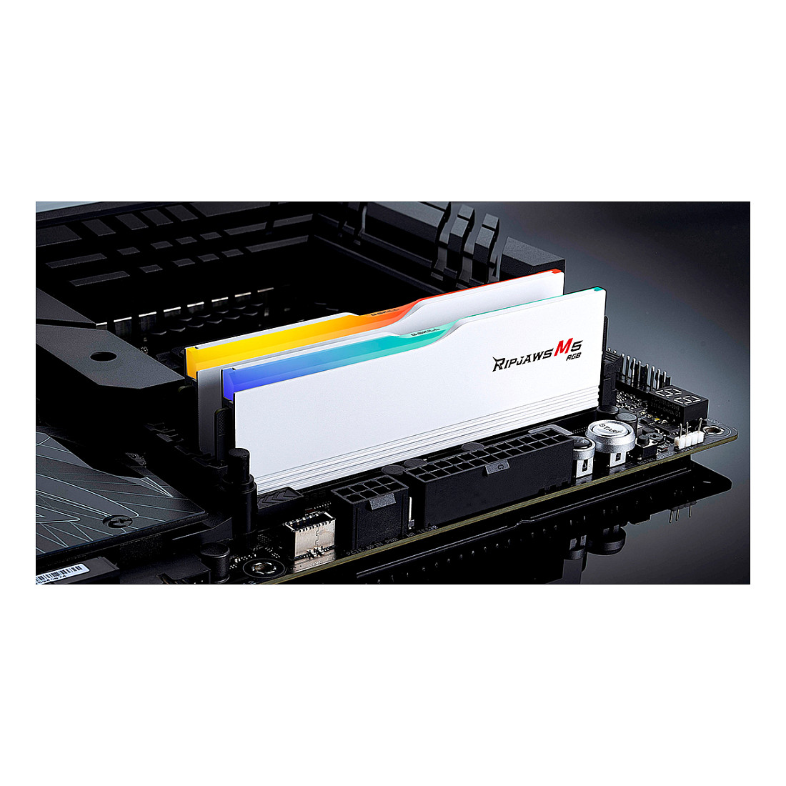 Memorija G.SKILL Ripjaws M5 RGB 32GB (2x16GB) DDR5 6800MHz CL34, bijela boja-1