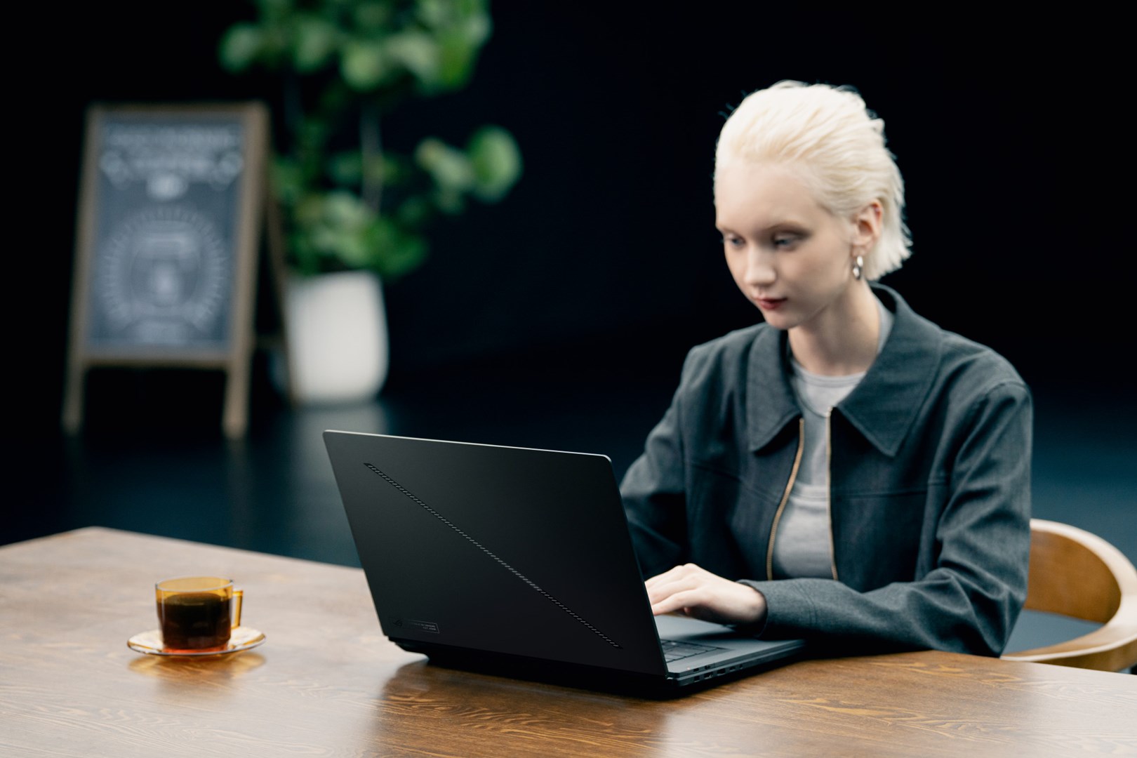 Laptop ASUS ROG Zephyrus Duo 16 GX651AX-U9322X (16.0", OLED, 3K, Intel Core Ultra 9 386H, 32GB, 2TB SSD, NVIDIA GeForce RTX 5090 24GB, Windows 11 Pro, Non-HR tipkovnica, Stellar Grey)-49