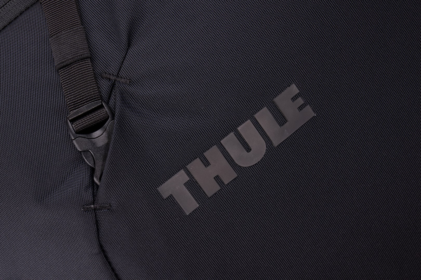 Putna torba THULE Subterra 2 TSR490 (90 L) crna boja-11