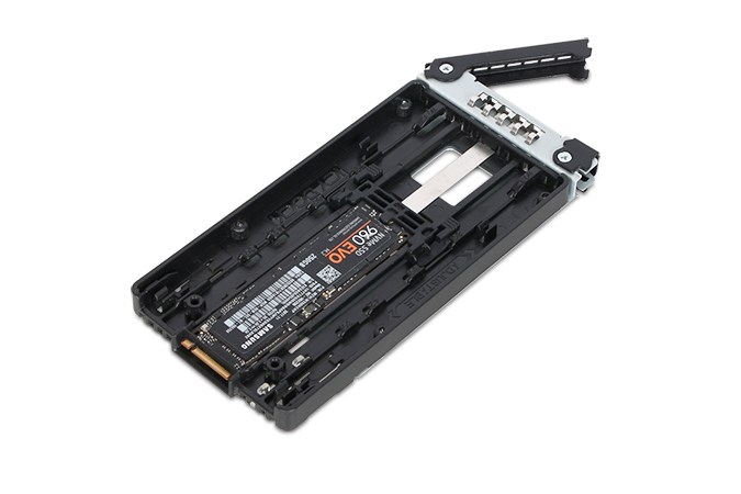 Icy Dock MB834TP-B storage drive enclosure SSD enclosure Aluminium, Black 2.5"-2