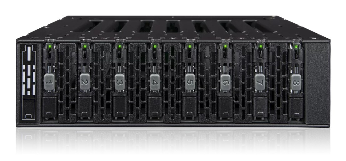 ICY DOCK ToughArmor MB873MP-B V2 kućište za 12x M.2 NVMe SSD (5.25")-4
